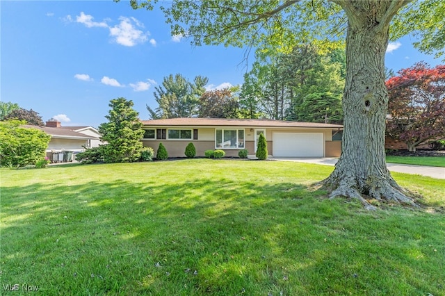 7689 Alan Pkwy, Middleburg Heights, OH 44130 - photo 2
