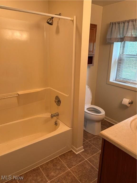 3772 Pershing Ave, Hubbard, OH 44425 - bathroom featuring tile patterned floors, vanity, toilet, and baseboards