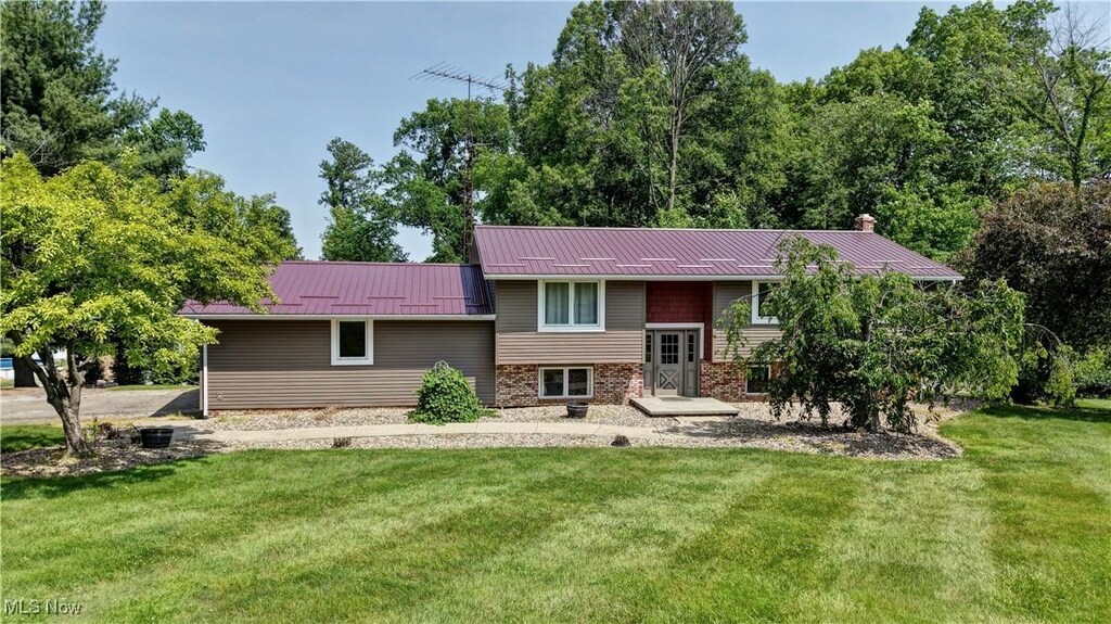 5523 Township Road 381, Millersburg, OH 44654 - photo 1