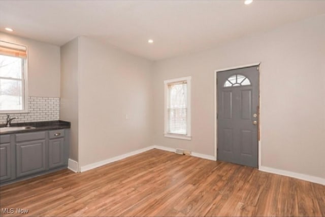 10904 Dixon Rd, Cleveland, OH 44111 - photo 6
