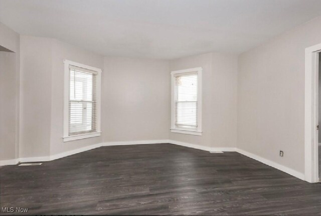 10904 Dixon Rd, Cleveland, OH 44111 - photo 3