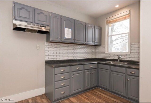 10904 Dixon Rd, Cleveland, OH 44111 - photo 5