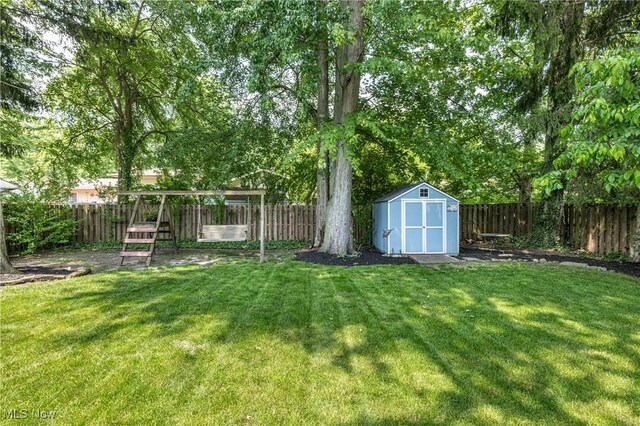 5046 Devon Dr, North Olmsted, OH 44070 - view of yard