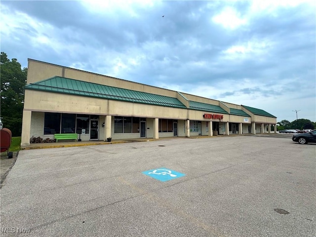 320 W Main Rd, Conneaut, OH 44030