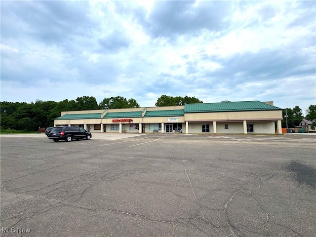 320 W Main Rd, Conneaut, OH 44030