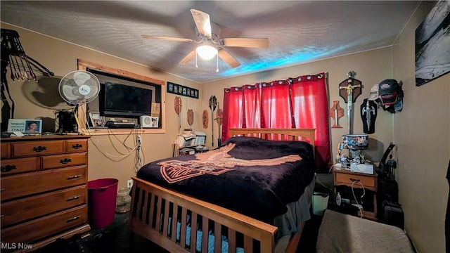 498 County Road 28, Steubenville, OH 43952 - bedroom featuring ceiling fan
