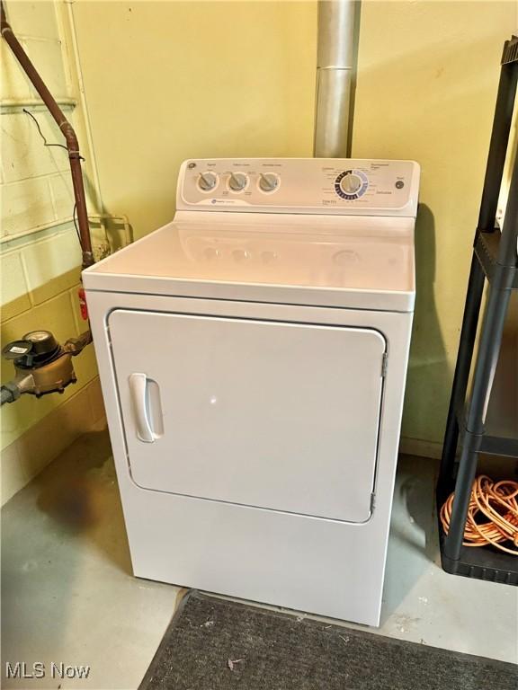 15959 Ridge Rd, North Royalton, OH 44133 - laundry room featuring washer / clothes dryer