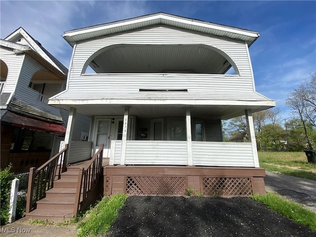 3454 E 118th St, Cleveland, OH 44120 - view of front of property featuring a porch
