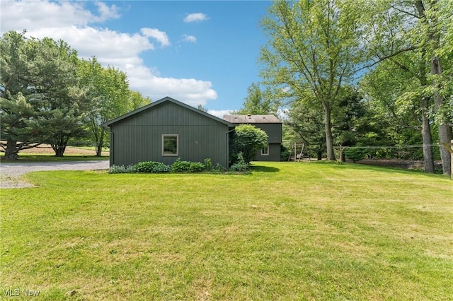 43628 Crestview Rd, Columbiana, OH 44408 - view of side of home featuring a lawn