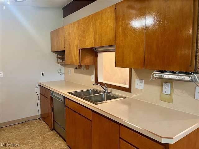 2736 W Skyline Dr, Lorain, OH 44053 - photo 4