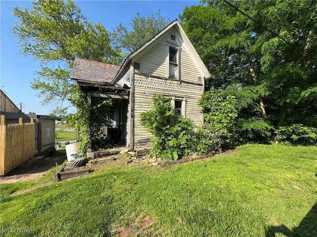 135 Finley Ave, Cambridge, OH 43725 - photo 1