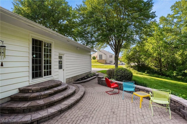 962 N Market St, Lisbon, OH 44432 - view of patio