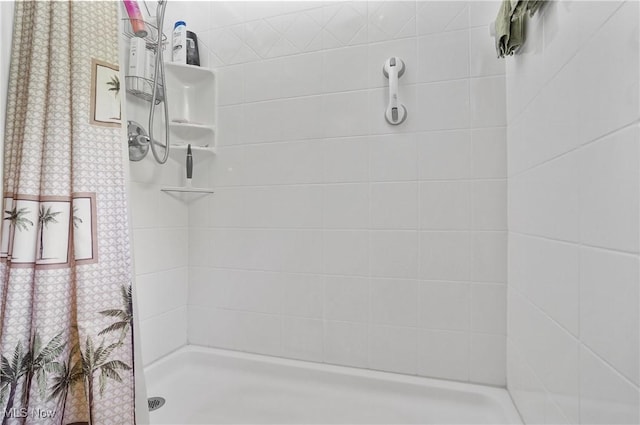 962 N Market St, Lisbon, OH 44432 - full bathroom with a shower stall
