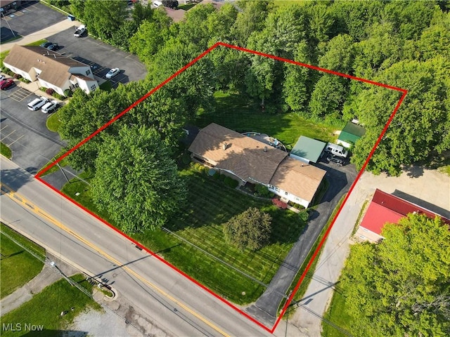 962 N Market St, Lisbon, OH 44432 - aerial view of property and surrounding area with property parcel outlined