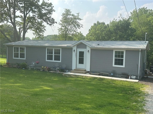 301 46th St SW, Canton, OH 44706 - view of front of home featuring entry steps and a front yard