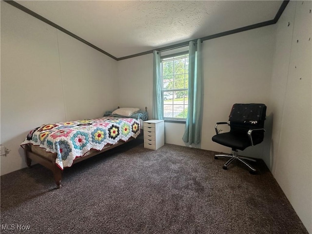 301 46th St SW, Canton, OH 44706 - bedroom featuring carpet floors, a textured ceiling, and crown molding