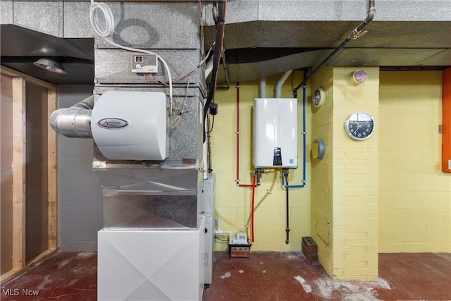 1892 Toepfer Rd, Akron, OH 44312 - utility room with water heater