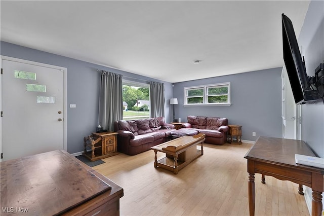 1094 Jessie Ave, Kent, OH 44240 - living area featuring light wood-style floors