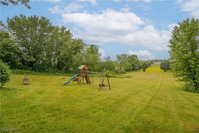 6165 Tyro St NE, Louisville, OH 44641 - view of green lawn