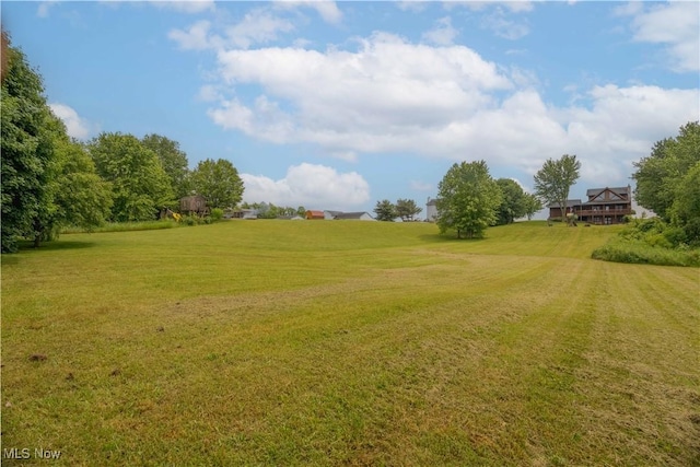 6165 Tyro St NE, Louisville, OH 44641 - view of green lawn