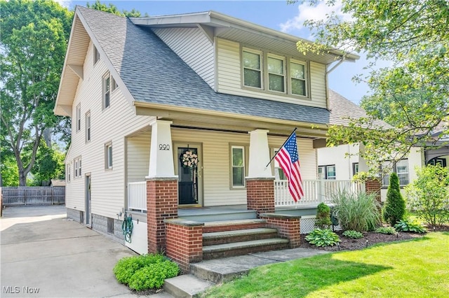 990 Franklin Ave, Salem, OH 44460 - view of front of house featuring a porch and a shingled roof