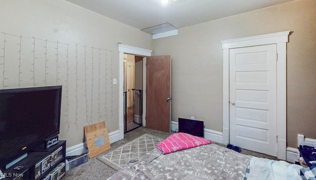 369 Cuyahoga St, Akron, OH 44310 - carpeted bedroom featuring baseboards
