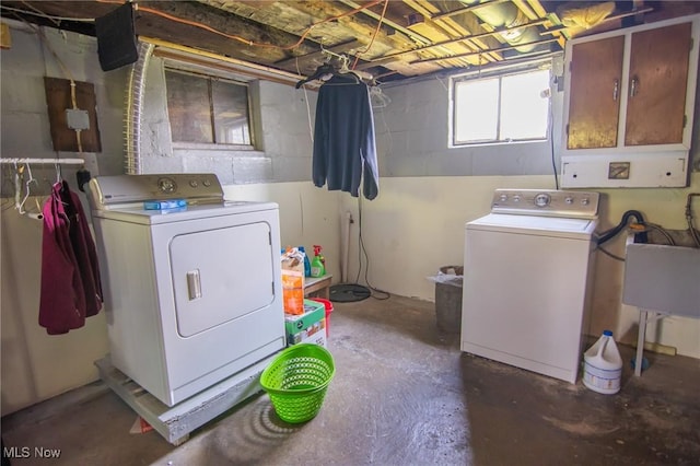 51300 Wegee Rd, Bellaire, OH 43906 - washroom with washing machine and clothes dryer
