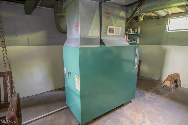 51300 Wegee Rd, Bellaire, OH 43906 - utilities featuring heating unit