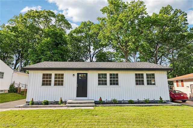 178 Lindsey Rd, Munroe Falls, OH 44262 - view of front of house featuring a front lawn and board and batten siding