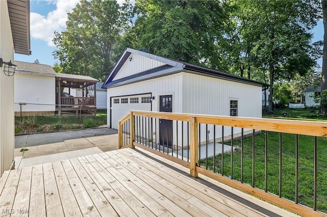 178 Lindsey Rd, Munroe Falls, OH 44262 - wooden deck featuring an outdoor structure and a yard