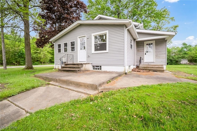 4241 Greenville Rd, Cortland, OH 44410 - view of front of property featuring a front lawn