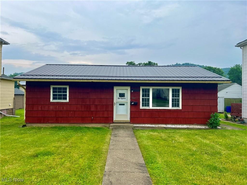 818 2nd St, Brilliant, OH 43913 - photo 1