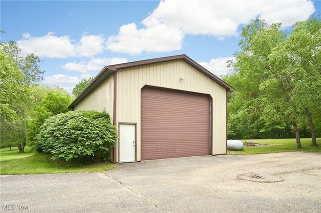 5968 Winchell Rd, Hiram, OH 44234 - detached garage with asphalt driveway