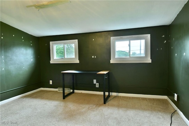 895 Elmwood Dr, Hubbard, OH 44425 - unfurnished room with carpet floors and baseboards