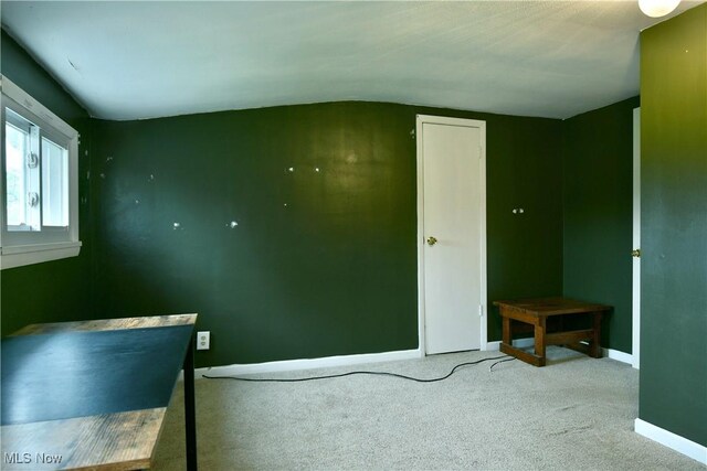 895 Elmwood Dr, Hubbard, OH 44425 - unfurnished bedroom with carpet flooring and baseboards