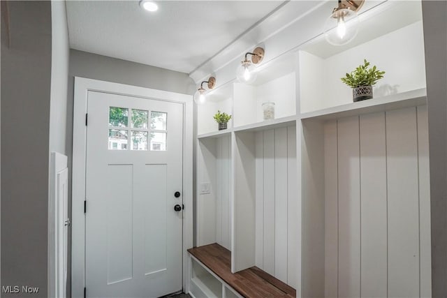 680 Isle View Dr, Akron, OH 44319 - view of mudroom