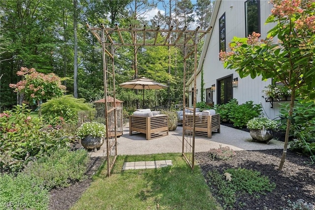 7090 Country Ln, Chagrin Falls, OH 44023 - view of patio featuring an outdoor hangout area