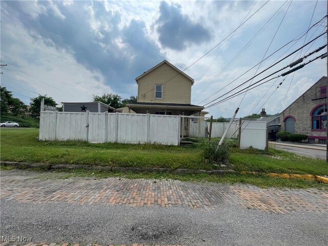 1400 Center St, Wellsville, OH 43968 - view of home's exterior