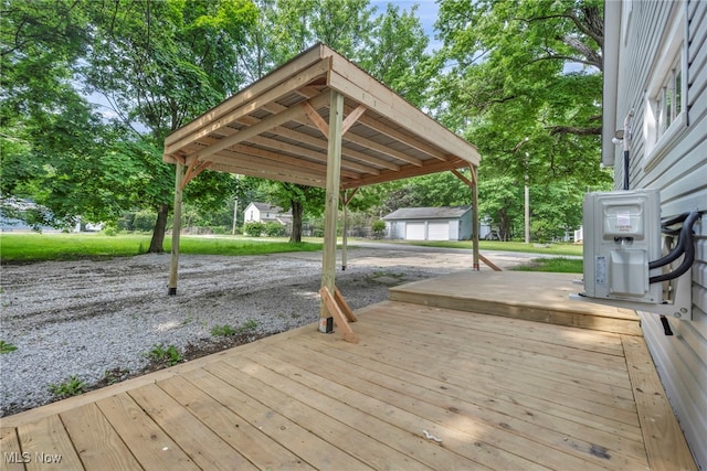 225 E Bergey St, Wadsworth, OH 44281 - wooden terrace with an outdoor structure