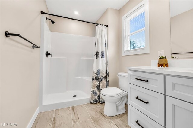 1255 E 351st St, Eastlake, OH 44095 - bathroom with vanity, toilet, and curtained shower