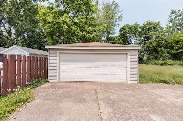 1222 W 6th St, Lorain, OH 44052 - view of detached garage