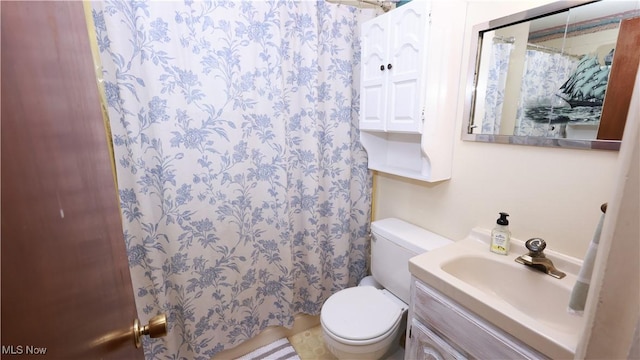 3221 Greenfield St NW, Warren, OH 44485 - bathroom with vanity and a shower with curtain