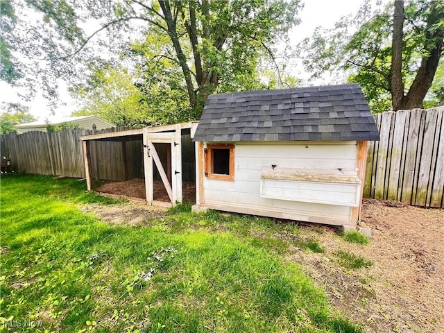 3221 Greenfield St NW, Warren, OH 44485 - view of poultry coop with a fenced backyard