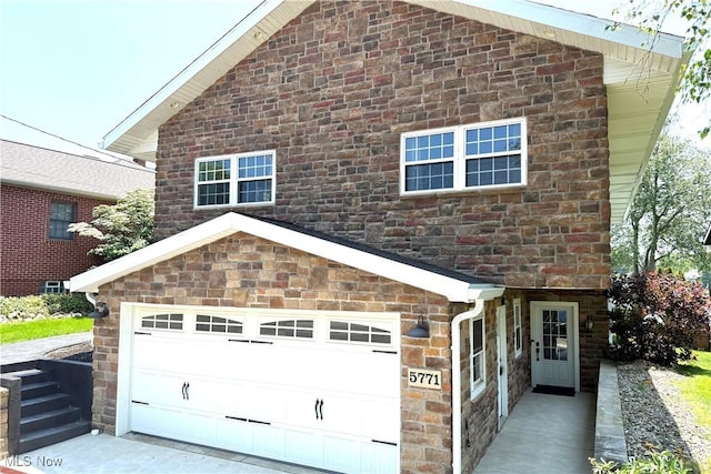 5771 E Blvd NW, Canton, OH 44718 - view of front of property with stone siding