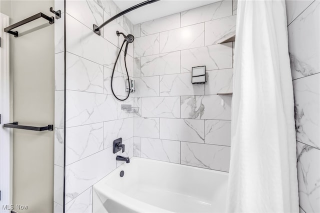 4371 Pine Lake Dr, Medina, OH 44256 - full bath featuring shower / bath combination with curtain