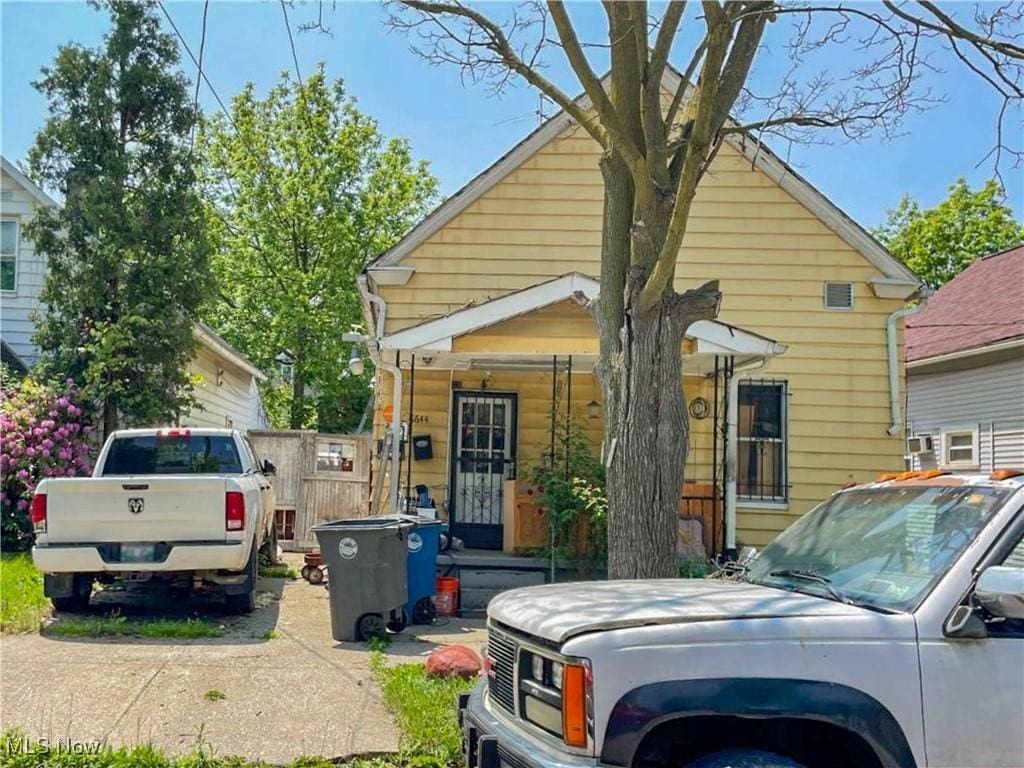 6644 Clement Ave, Cleveland, OH 44105 - view of front of house