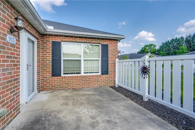 165 Woodbury Glen St, Hartville, OH 44632 - view of patio / terrace
