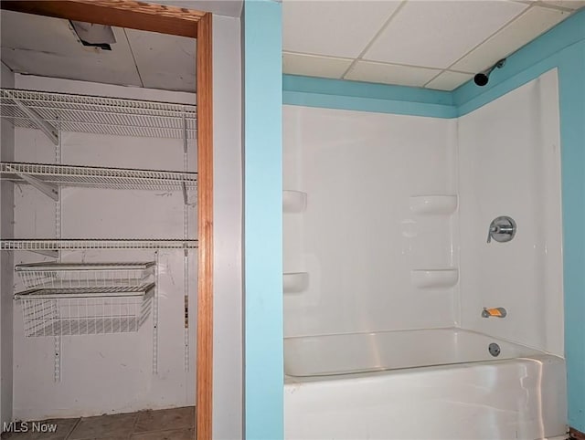 3189 Union Ave SE, Minerva, OH 44657 - full bathroom featuring bathtub / shower combination and a paneled ceiling
