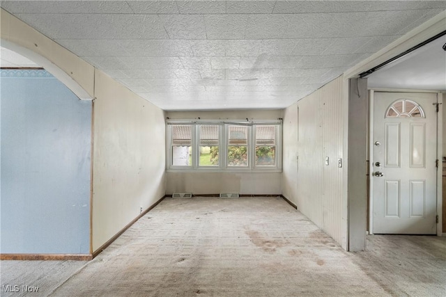 365 Stephens Rd, Akron, OH 44312 - unfurnished room featuring carpet and arched walkways
