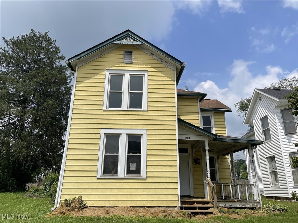 383 Mead St, Zanesville, OH 43701 - view of front of house featuring a porch